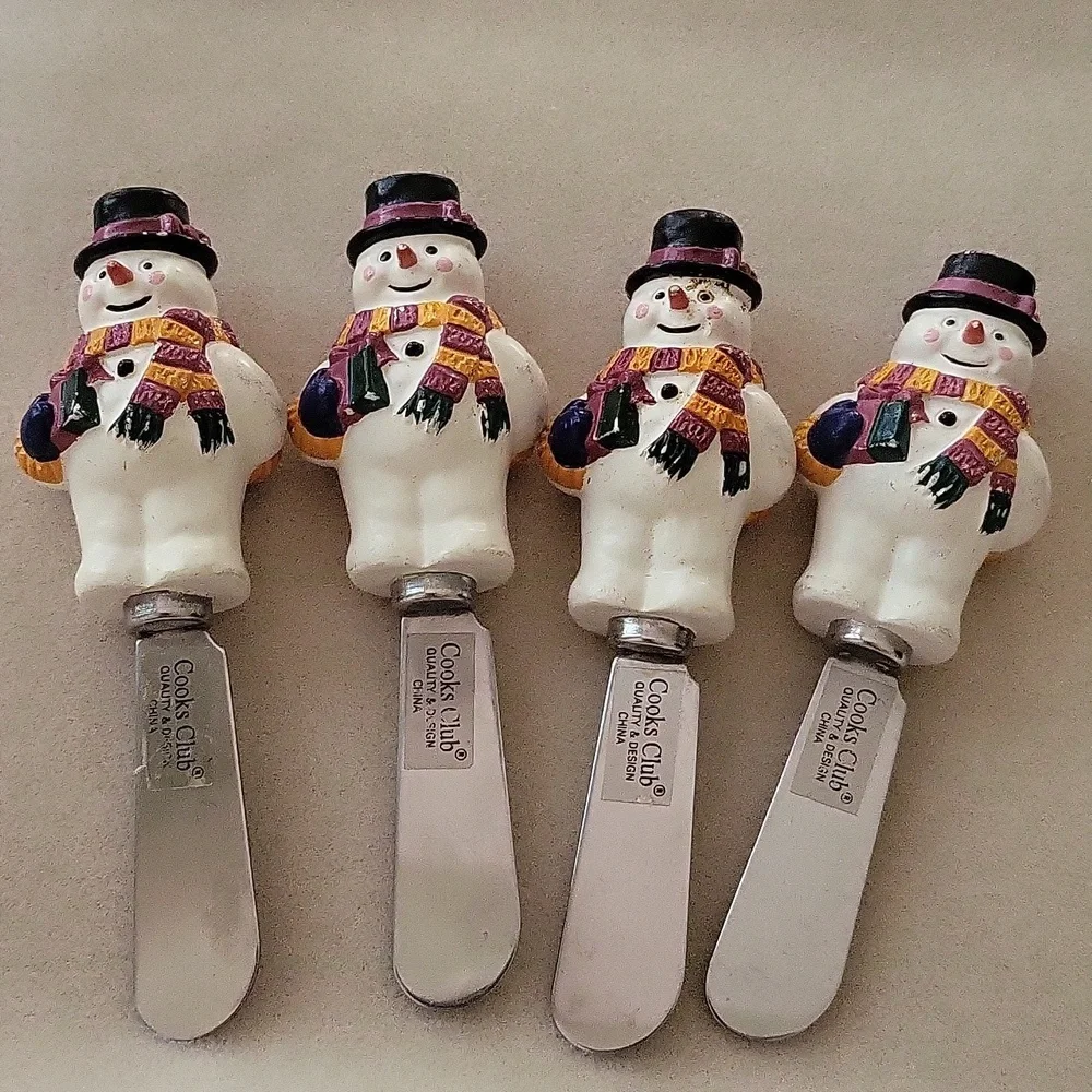 Christmas Snowmen Cooks Club Butter Knives
